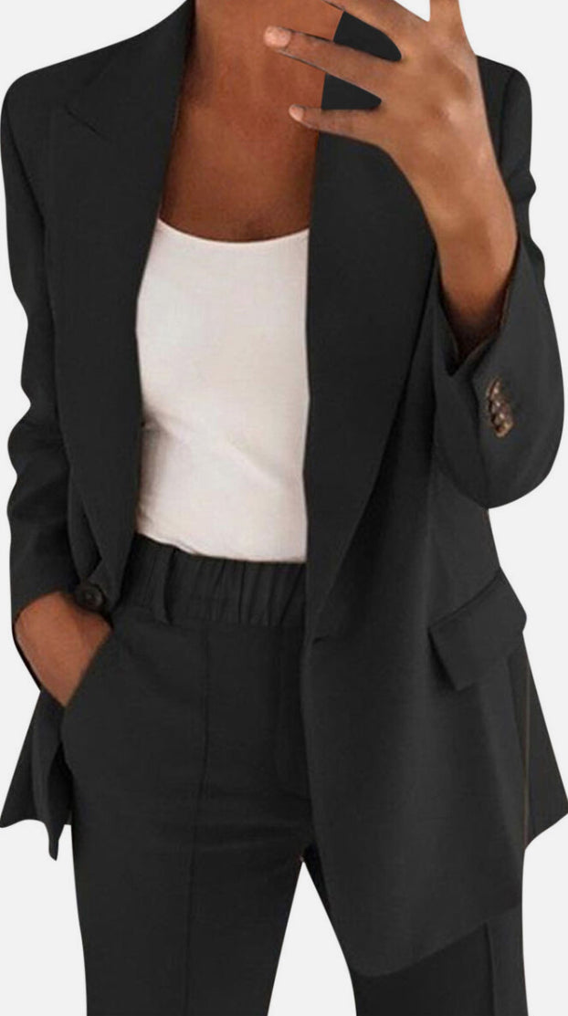 FEMININ SKÆDDERÆT SUIT